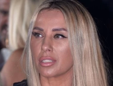 Κάλυψη-απόκρυψη το καπέλο της Μαστροκώστα! (φωτό)